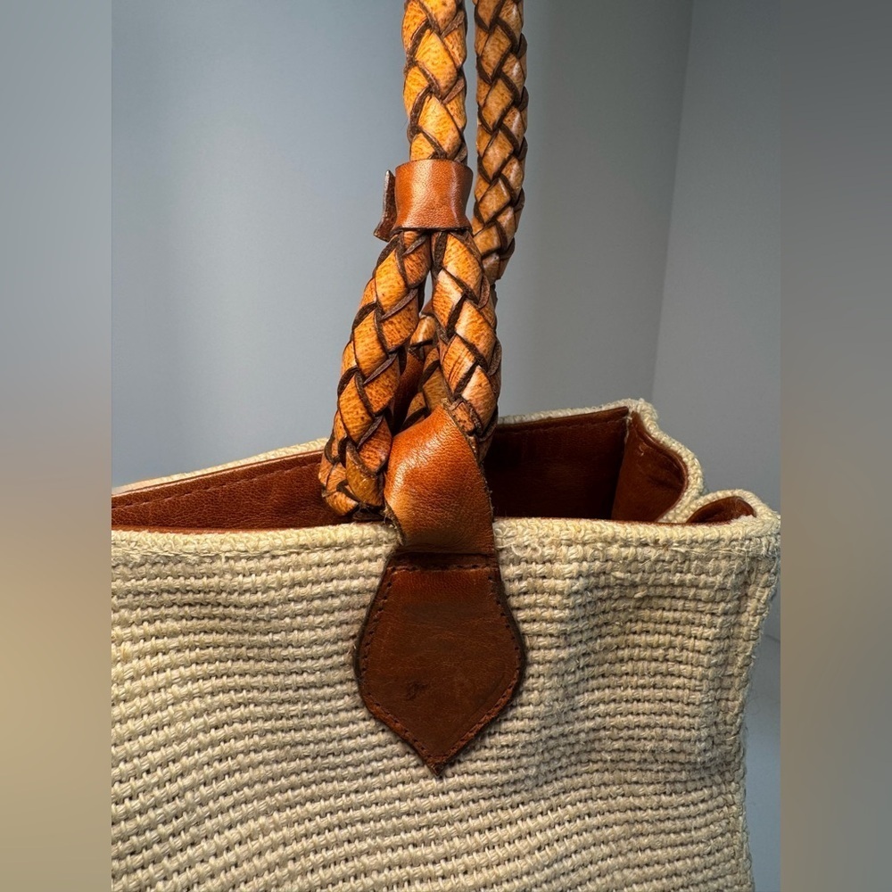 Jenny and the boys woven raffia or straw tote bag - Picture 2 of 11